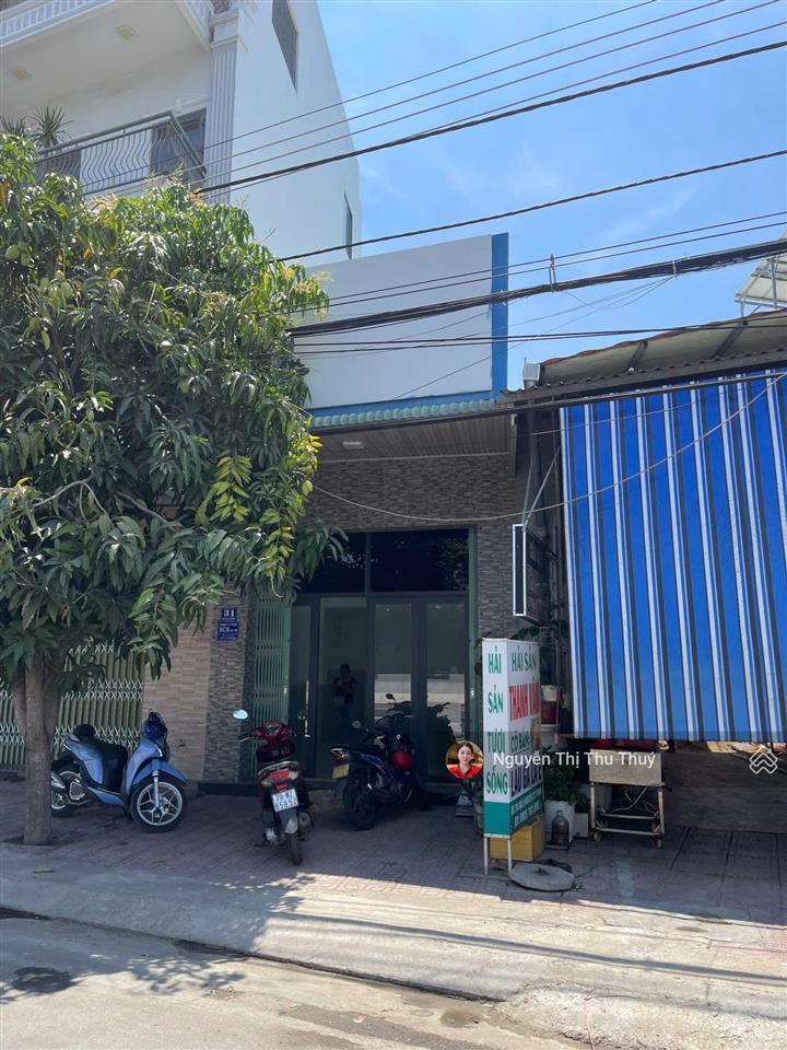 Bán căn nhà 2 tầng  mặt tiền nguyễn tất thành, nha trang