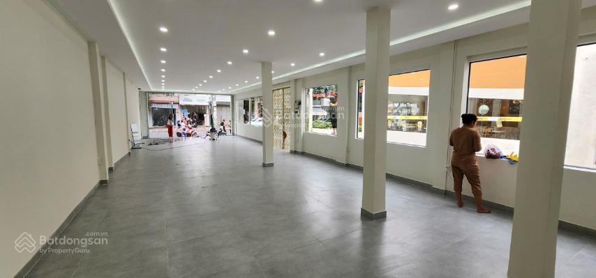 Bán nhà góc 2 mặt tiền nguyễn thị minh khai  trung tâm nha trang