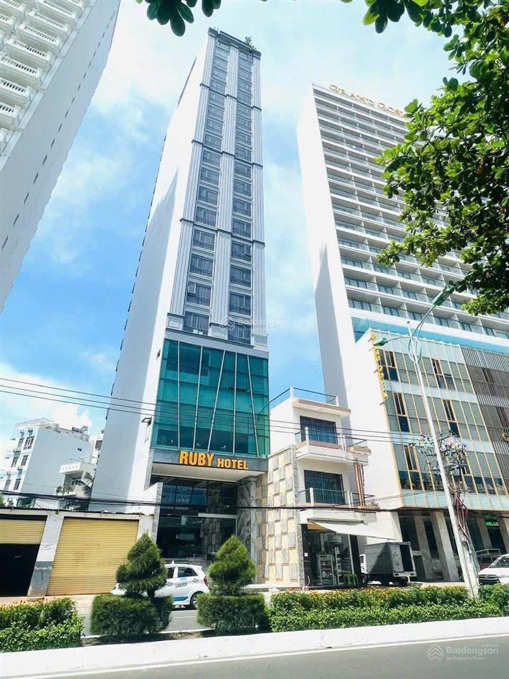 Giảm mạnh  khách sạn mặt đường trần phú, nha trang. 20 tầng, 88 phòng mặt biển  chỉ 170tỷ