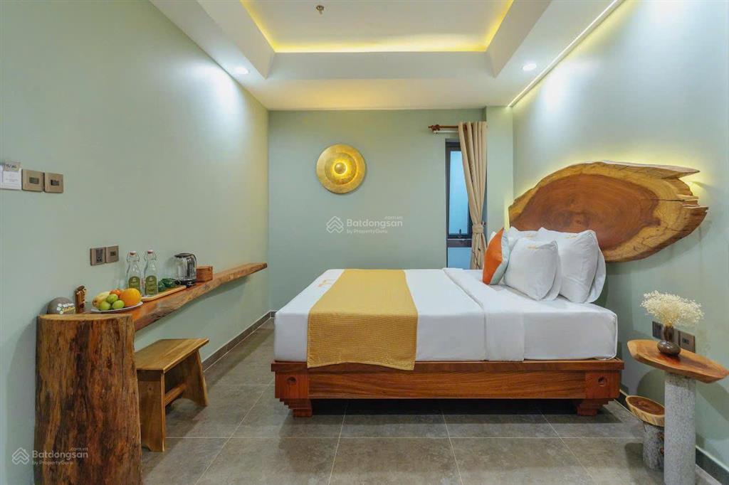 Khách sạn phố tây nha trang  dòng tiền 250  300 triệu/tháng
