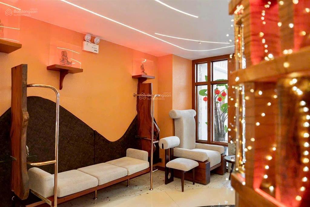Khách sạn phố tây nha trang  dòng tiền 250  300 triệu/tháng