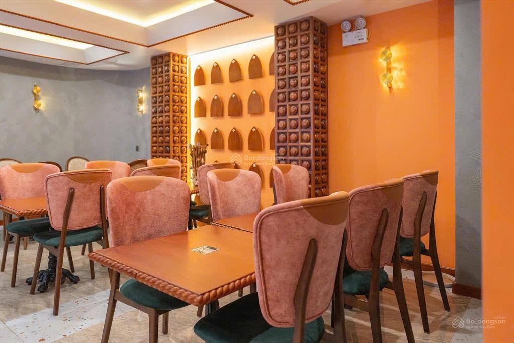 Khách sạn phố tây nha trang  dòng tiền 250  300 triệu/tháng