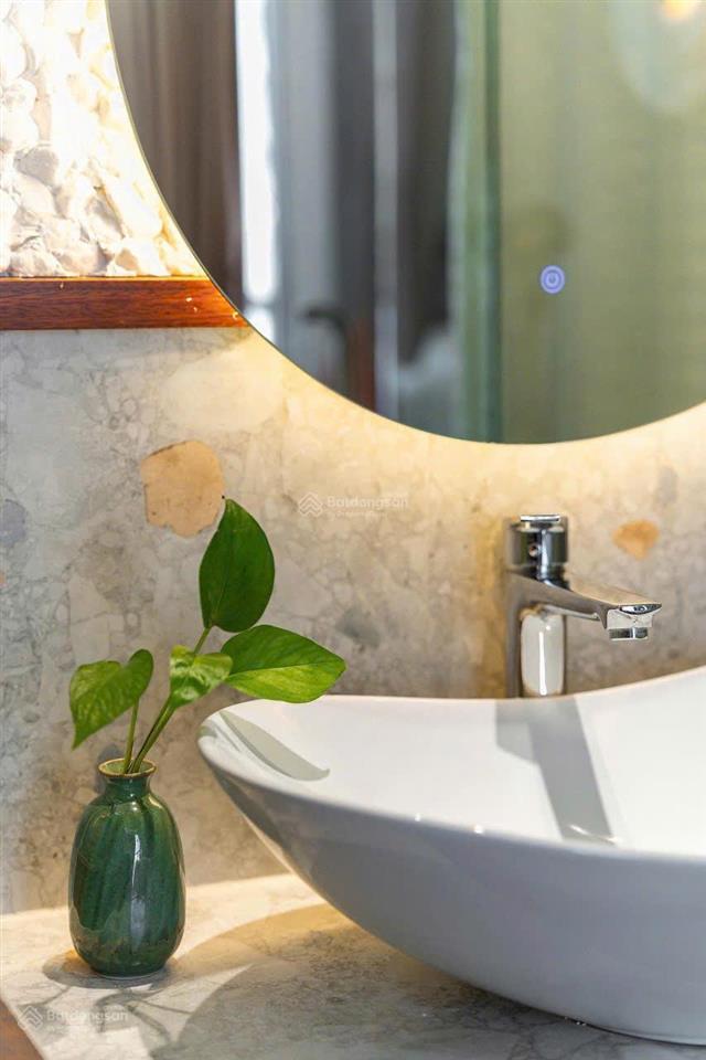 Khách sạn phố tây nha trang  dòng tiền 250  300 triệu/tháng
