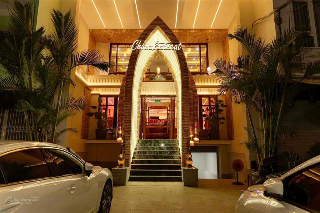 Khách sạn phố tây nha trang  dòng tiền 250  300 triệu/tháng