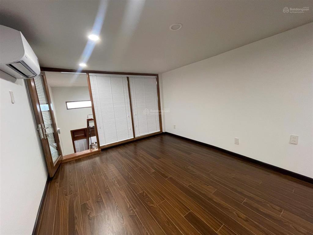 Bán nhà phố ngay trung tâm đường trịnh phong  tp nha trang