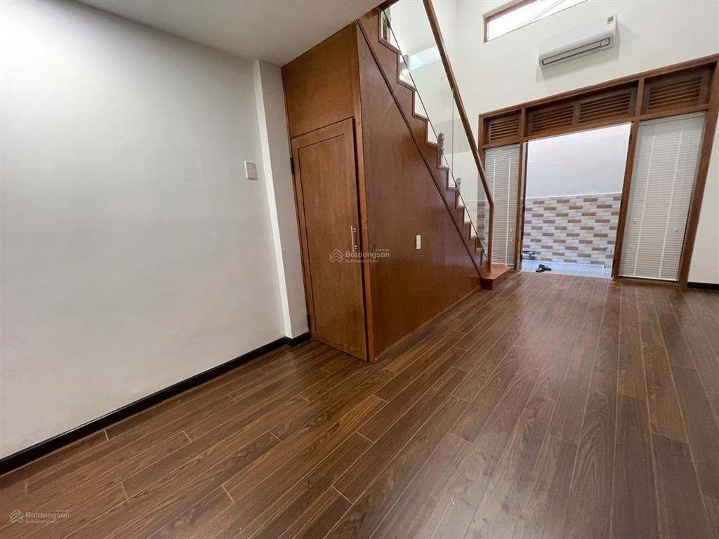 Bán nhà phố ngay trung tâm đường trịnh phong  tp nha trang