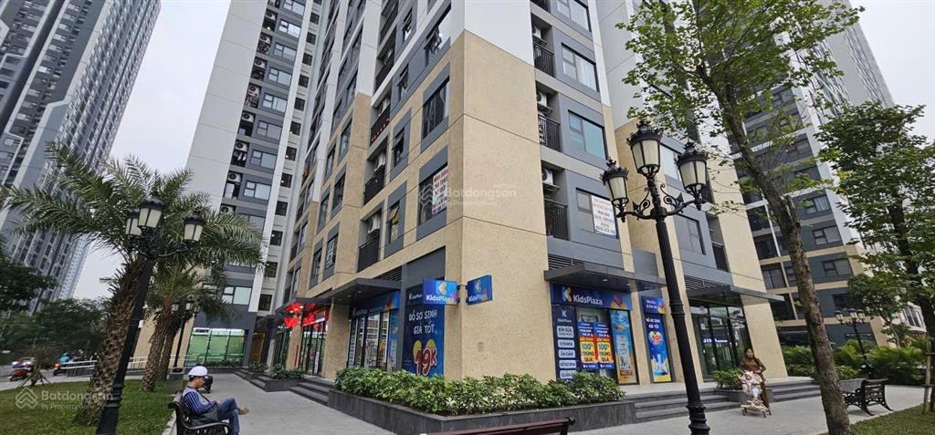 Cho thuê shop chân đế mặt sảnh chính tòa s1.05 vin smart city 110m2  vào ngay