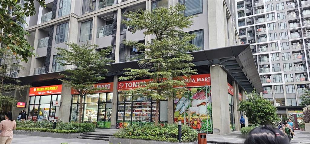 Cho thuê shop chân đế mặt sảnh chính tòa s1.05 vin smart city 110m2  vào ngay