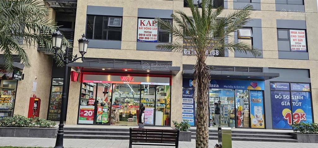 Cho thuê shop chân đế mặt sảnh chính tòa s1.05 vin smart city 110m2  vào ngay
