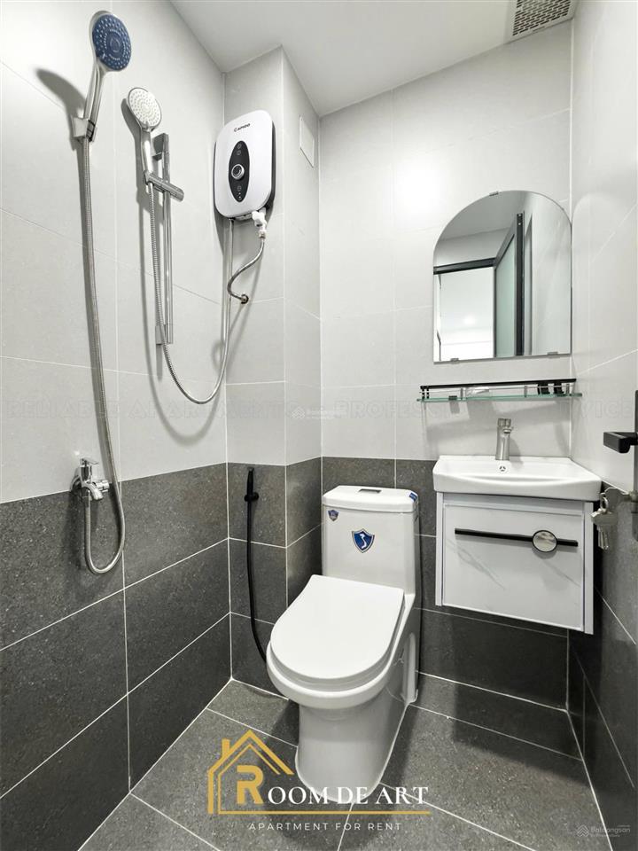 Cho thuê căn hộ full nt ban công thoáng gần chợ bến thành , cv tao đàn