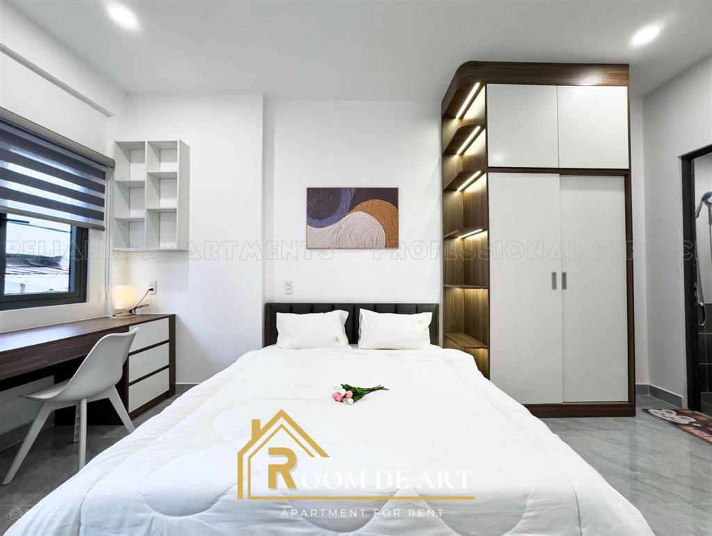 Cho thuê căn hộ full nt ban công thoáng gần chợ bến thành , cv tao đàn