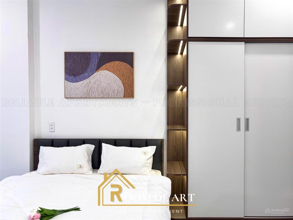 Cho thuê căn hộ full nt ban công thoáng gần chợ bến thành , cv tao đàn