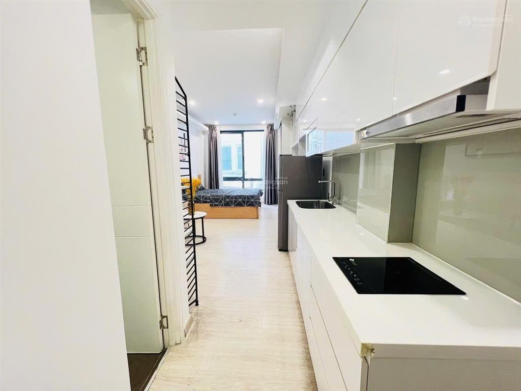 Căn hộ ban công cửa sổ trời thoáng full nt ngay ngã 6 phù đổng , chợ bến thành