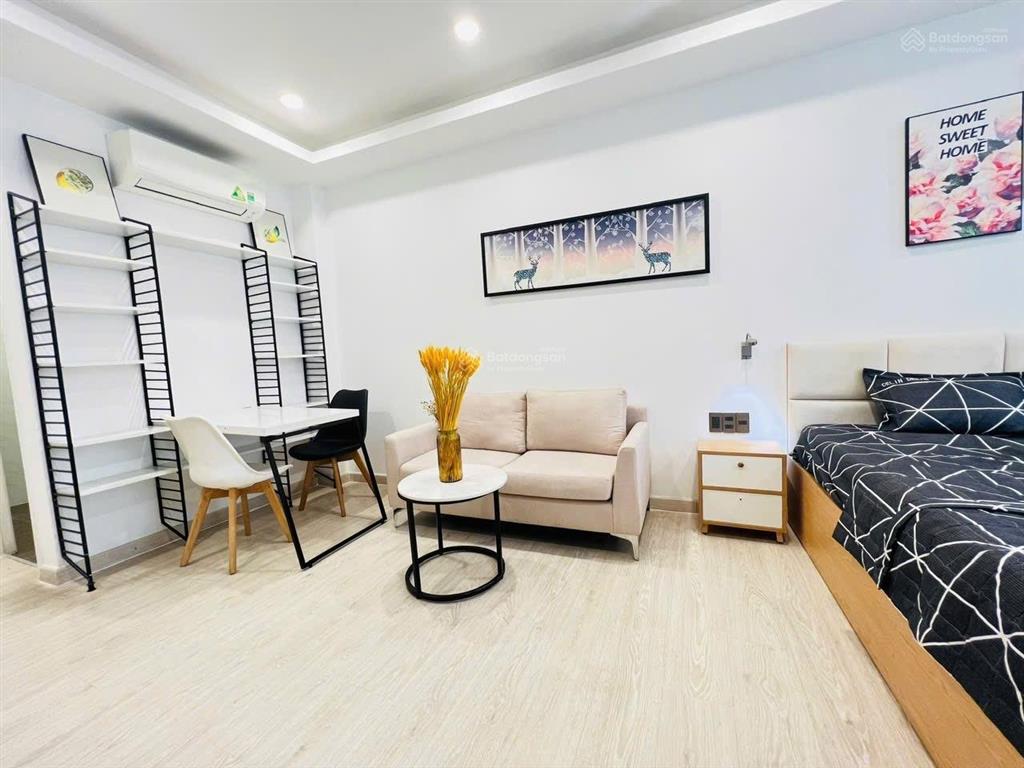 Căn hộ ban công cửa sổ trời thoáng full nt ngay ngã 6 phù đổng , chợ bến thành