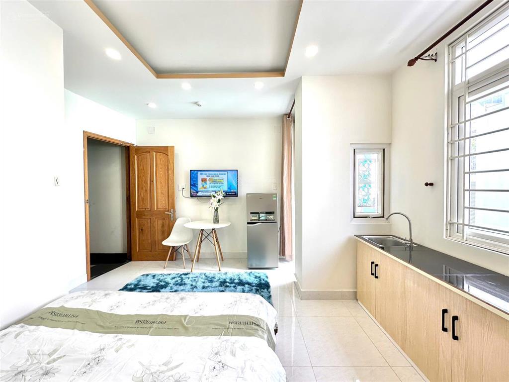 Căn hộ ban công full nt gần cầu lê văn sỹ