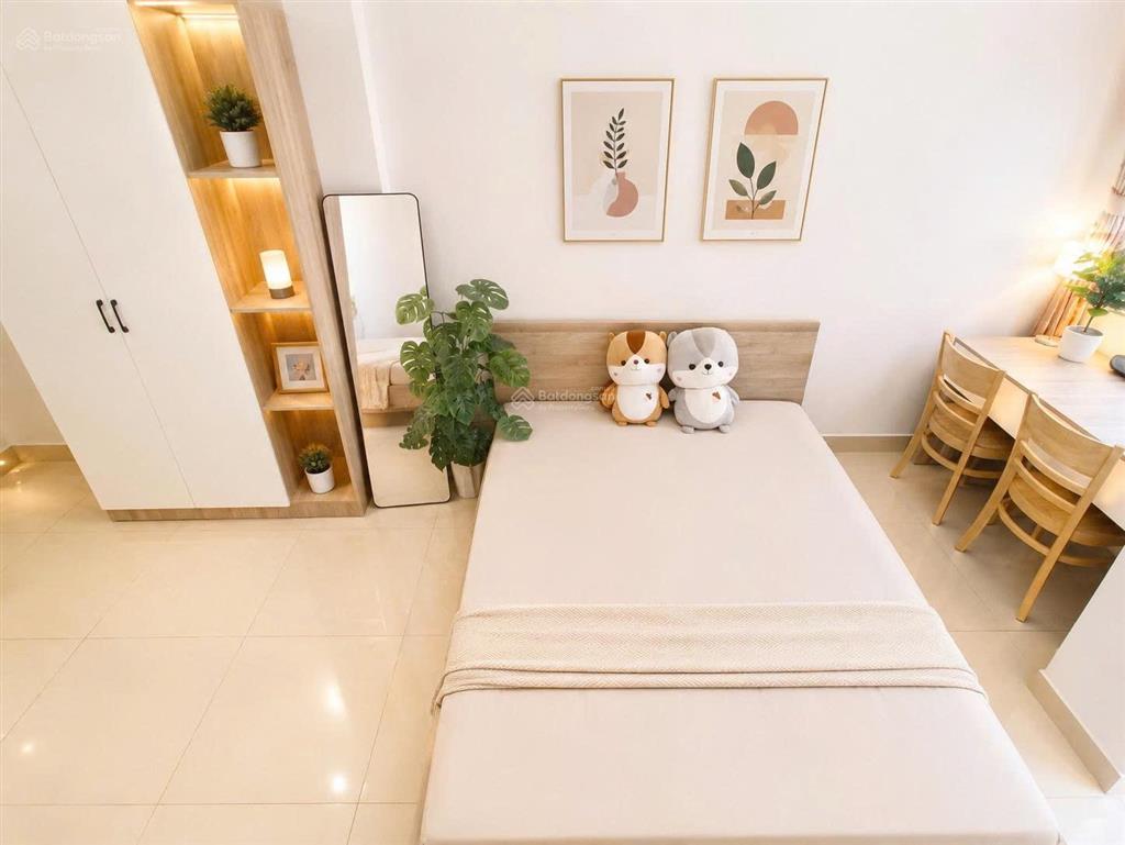 Căn hộ ban công full nt gần đh isb, chợ tân định