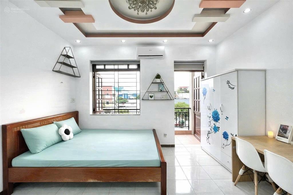 Giá thật ban công full nt ngay cầu nguyễn văn cừ gần đh sg, sư phạm