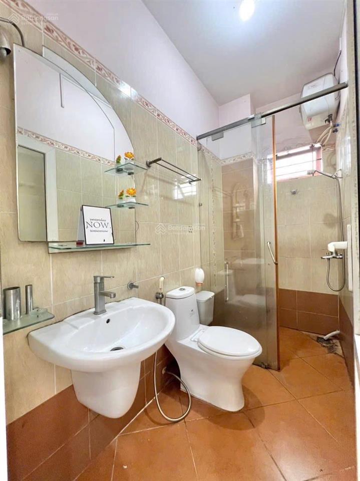Giá thật ban công full nt ngay cầu nguyễn văn cừ gần đh sg, sư phạm