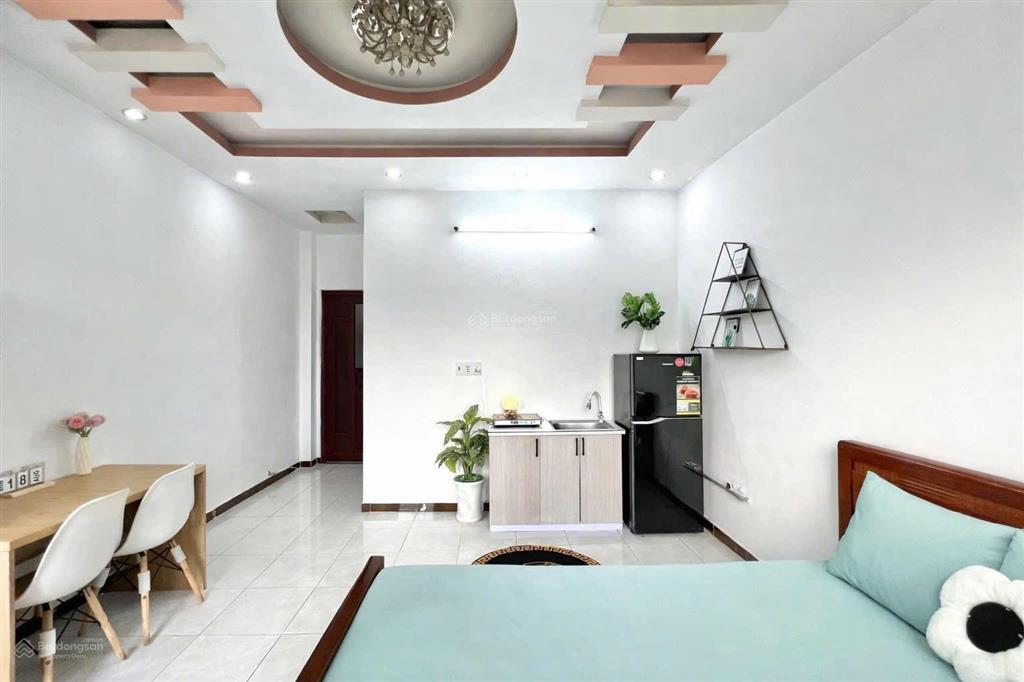Giá thật ban công full nt ngay cầu nguyễn văn cừ gần đh sg, sư phạm