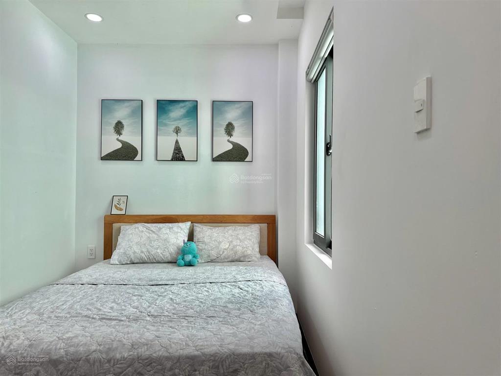 Căn hộ full nt cửa sổ trời  hầm xe  thang máy gần vinhome bason, thảo cầm viên
