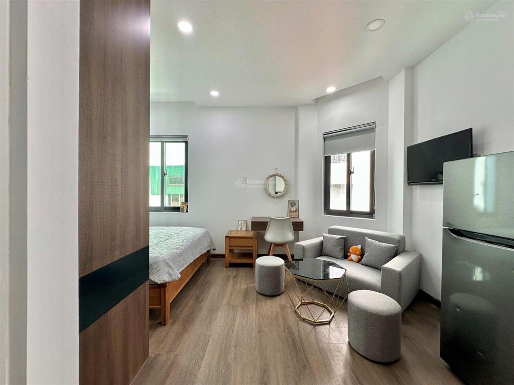 Căn hộ full nt cửa sổ trời  hầm xe  thang máy gần vinhome bason, thảo cầm viên