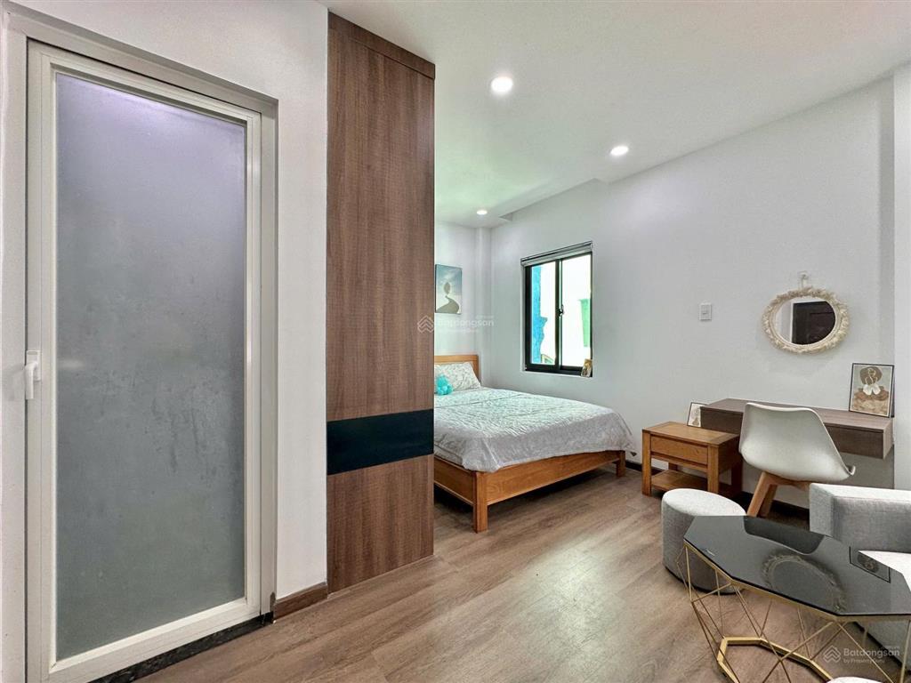 Căn hộ full nt cửa sổ trời  hầm xe  thang máy gần vinhome bason, thảo cầm viên