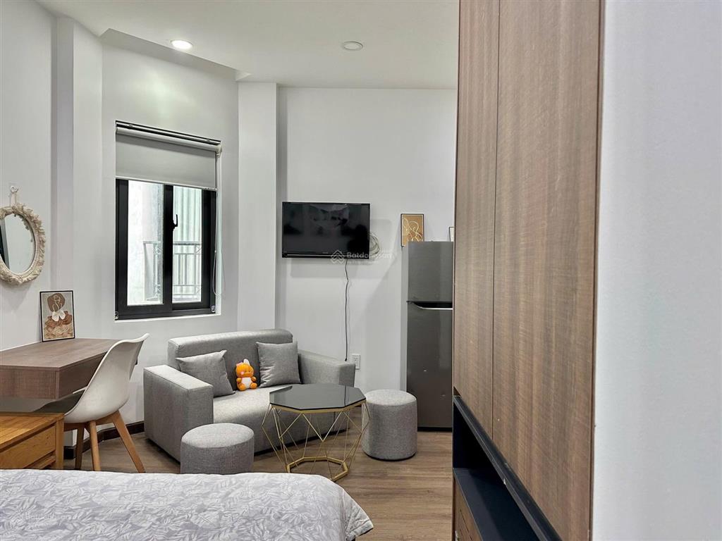 Căn hộ full nt cửa sổ trời  hầm xe  thang máy gần vinhome bason, thảo cầm viên