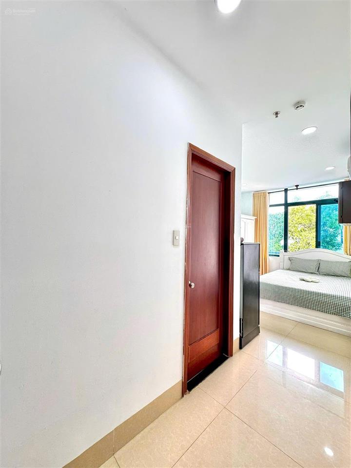 Cho thuê studio cửa sổ trời full nt gần vạn hạnh small, ueh