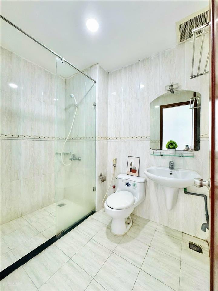 Cho thuê studio cửa sổ trời full nt gần vạn hạnh small, ueh