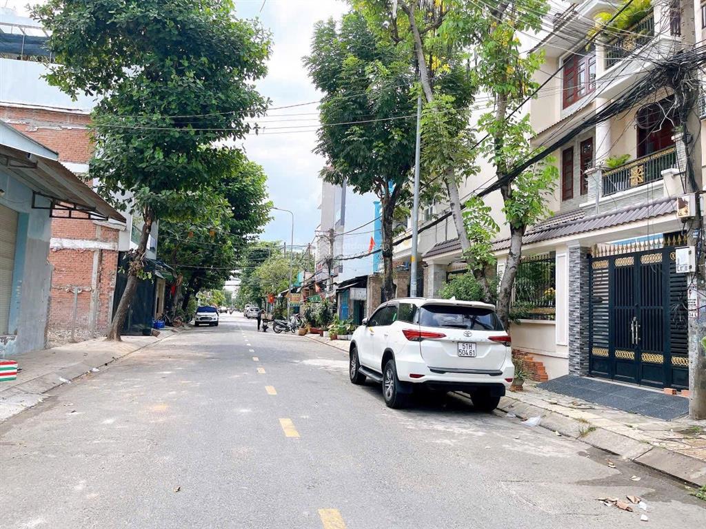 Lô đất ngang 5.2m mặt tiền đường lê lâm q.tân phú 93m2 giá chỉ 11.9 tỷ