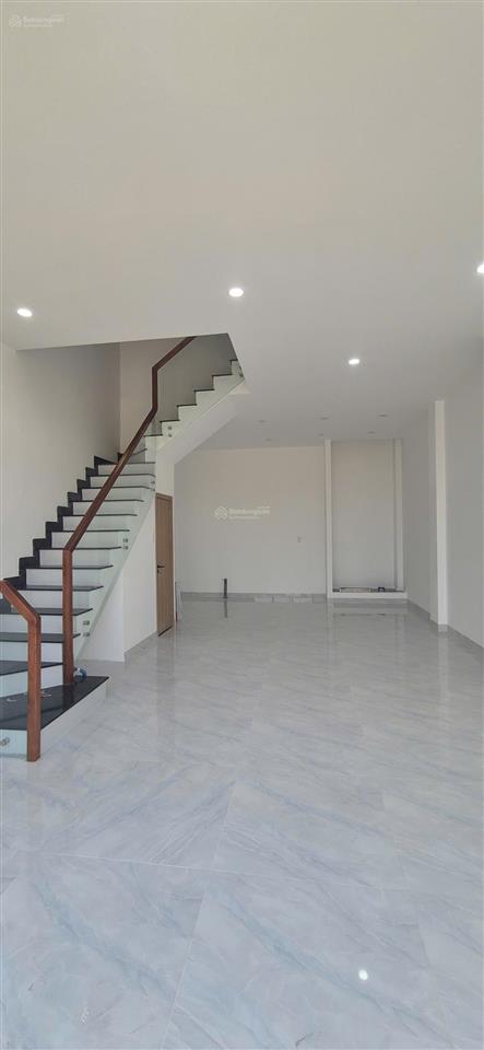 Nhà đẹp ngang 5.2m hẻm xe hơi kênh 26/3 q.bình tân đúc 3 tấm giá chỉ 6.5 tỷ