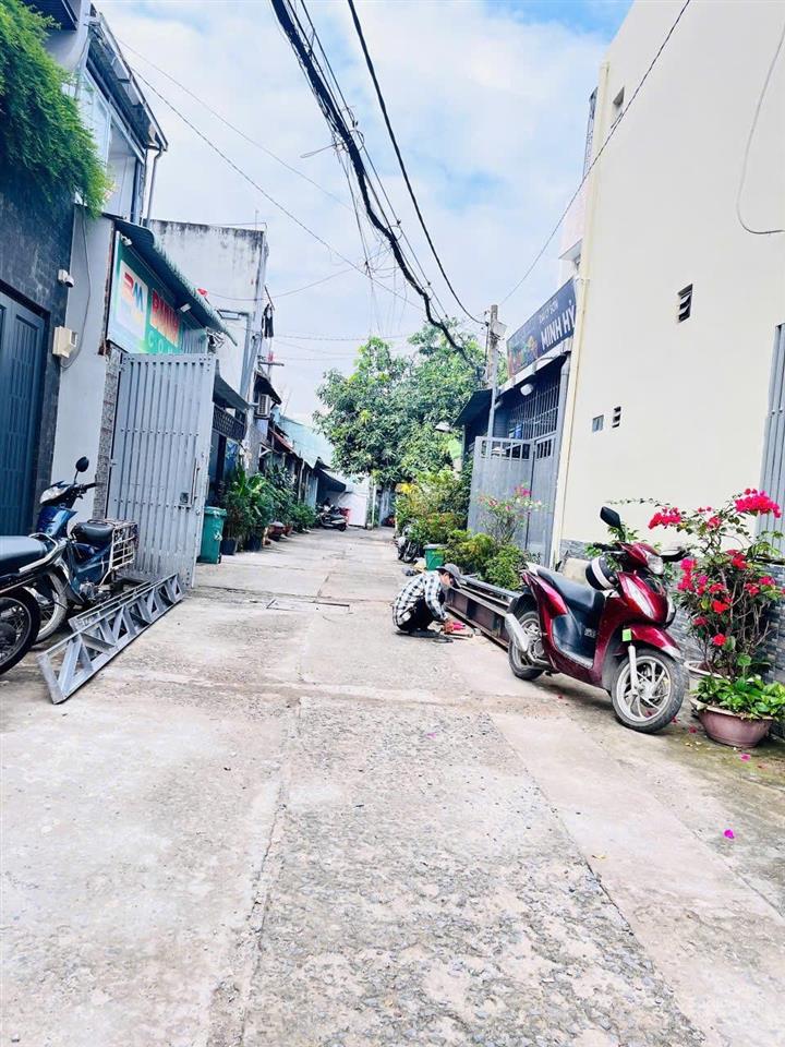 Bán nhà hẻm 6m đường lê trọng tấn q.tân phú 65m2 giá chỉ 5.9 tỷ