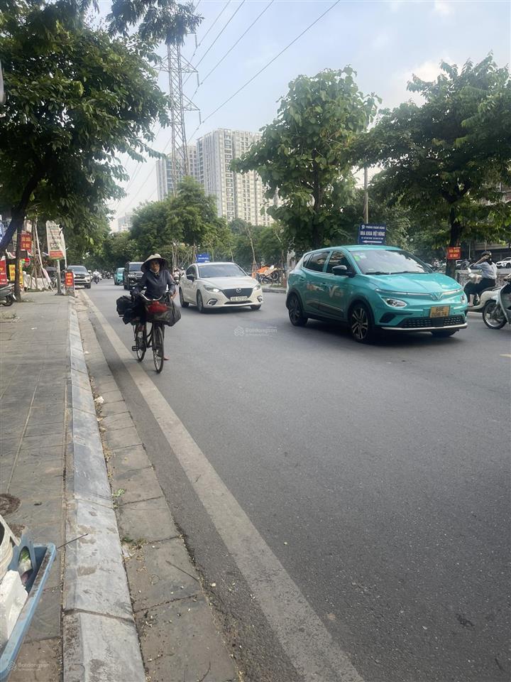 (giảm 2 tỷ) bán gấp nhà mặt phố phố 8/3  phường bạch mai, lô góc, 55m2, mặt tiền rộng, 21 tỷ