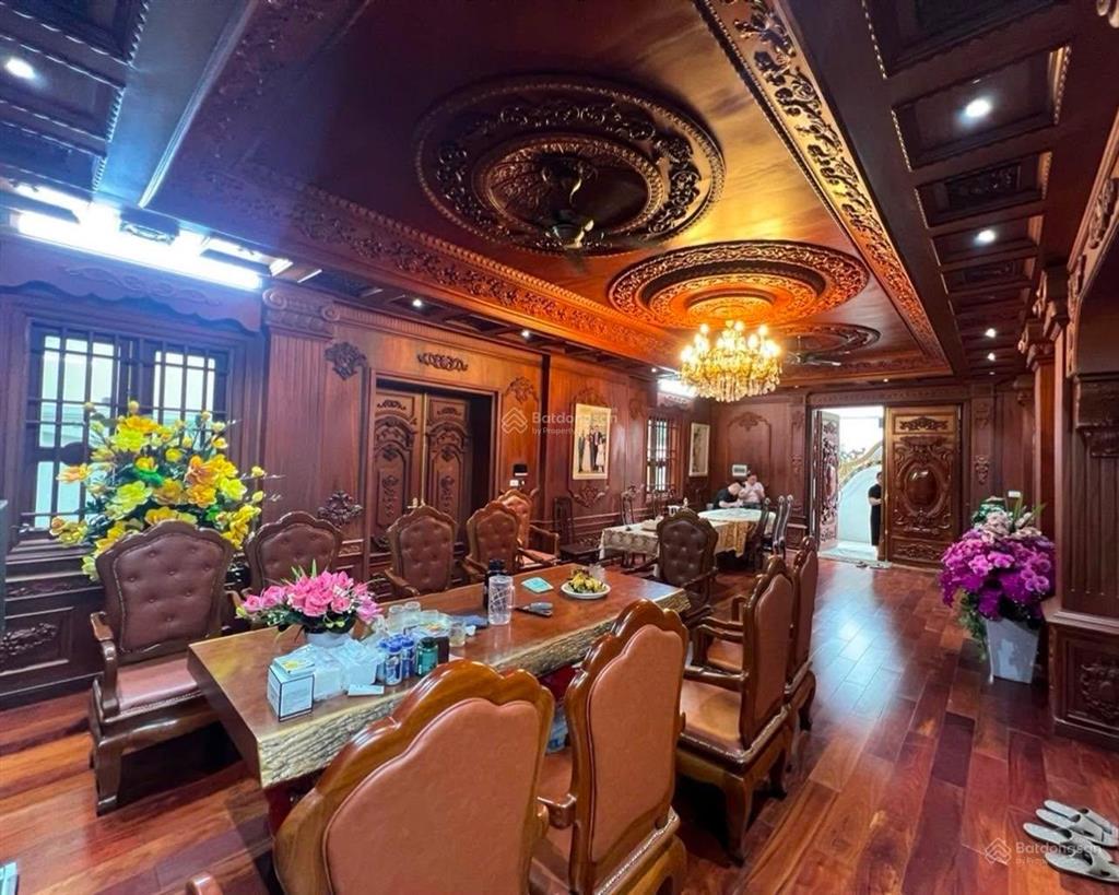 Căn biệt thự hồ vĩnh hoàng, đẳng cấp, ô tô tránh, vỉa hè, 185m2, mặt tiền 12m, 68 tỷ