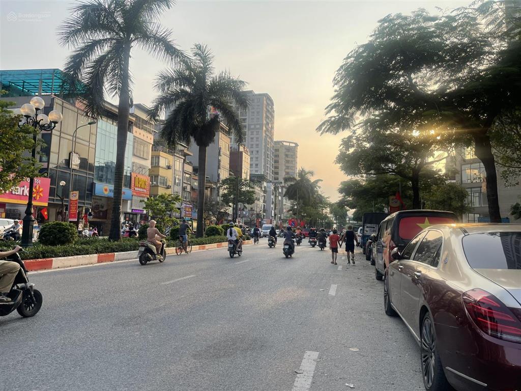 (hiếm, đẹp) bán nhà khu đền lừ, gần hồ, 3 ô tô tránh, vỉa hè, 50m ra phố, 112m2, mặt tiền 8m, 31 tỷ