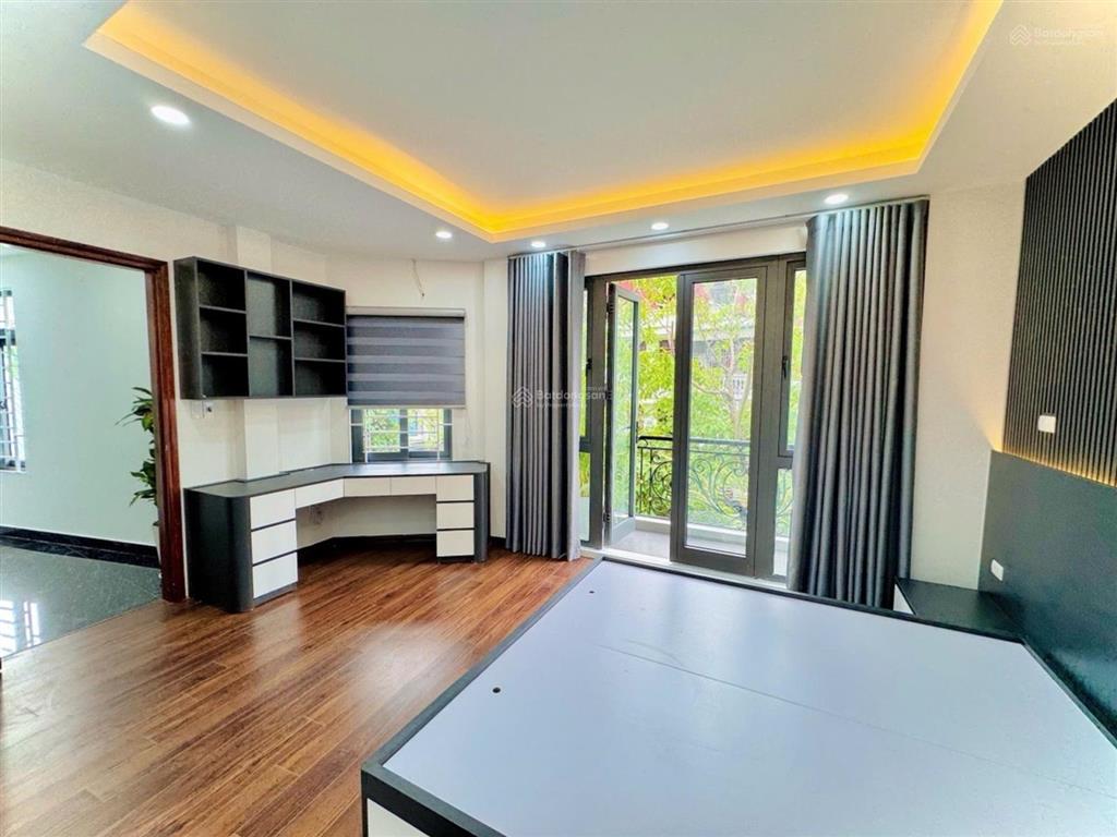 Bán nhà đẹp phố hoàng mai, gần hồ đền lừ, lô góc, có sân vườn, view hồ nước, 55m2, 5 tầng, 10.8 tỷ