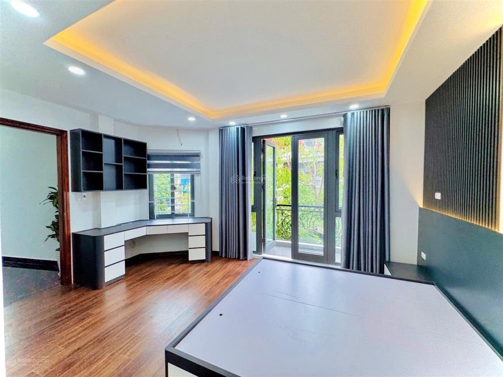 Bán nhà đẹp phố hoàng mai, gần hồ đền lừ, lô góc, có sân vườn, view hồ nước, 55m2, 5 tầng, 10.8 tỷ