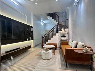 Ngôi nhà 5 tầng tại phương mai, hà nội, diện tích 39m2, vị trí vàng, gần bệnh viện bạch mai.