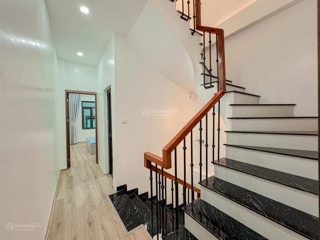 Nhà đẹp đón xuân! nhà mới phố thái thịnh, full nội thất, 2 thoáng trước sau, xây mới tinh.