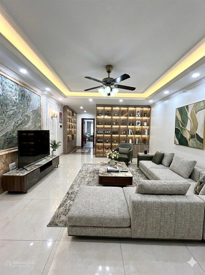 Siêu phẩm ven hồ ! nhà hồ ba mẫu gần xã đàn, ô tô đón 1 phút, trước nhà sh quay, ngõ thoáng .