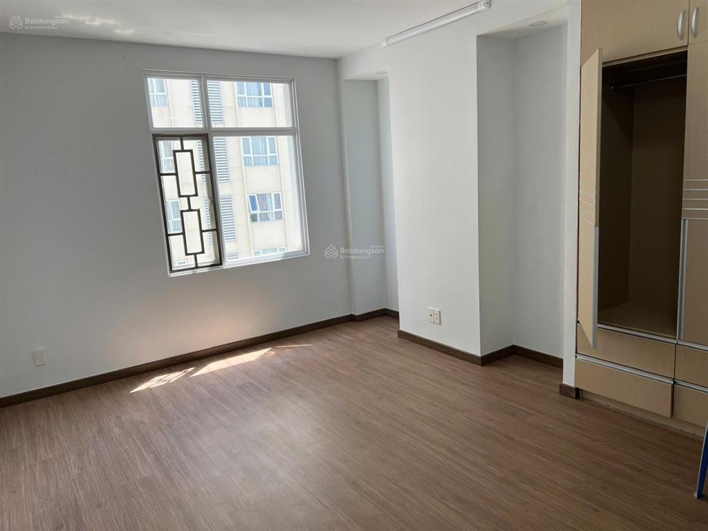 Bán căn hộ hoàng tháp plaza, 4,95 tỷ, 100m2, 3pn + 2wc, ở bình chánh, hcm. quang 0934 131 ***