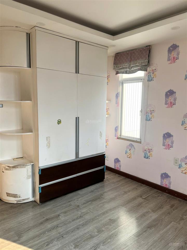 Bán cc 3pn, 2wc, 115m2 tại hoàng tháp plaza đã có sổ, 5,7 tỷ, bình hưng, bình chánh. 0934 131 ***.