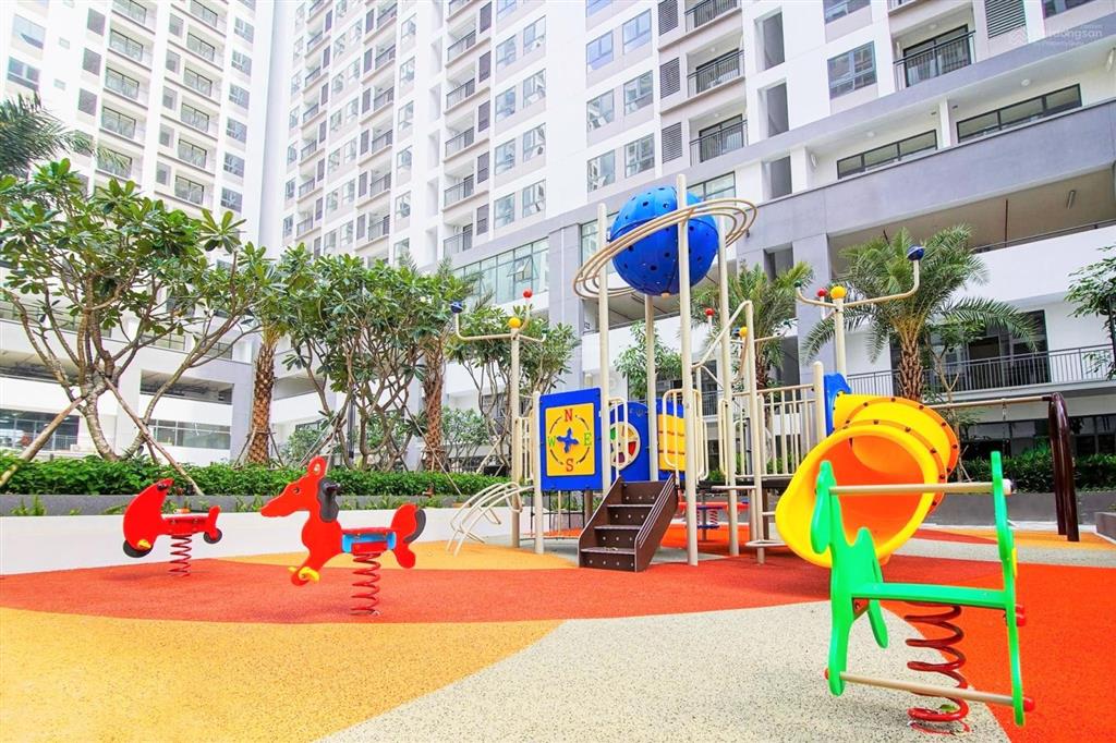 Q7 boulevard 2pn 2wc căn gốc giá 95% đã vat mới tầng trung view đẹp vị trí tốt