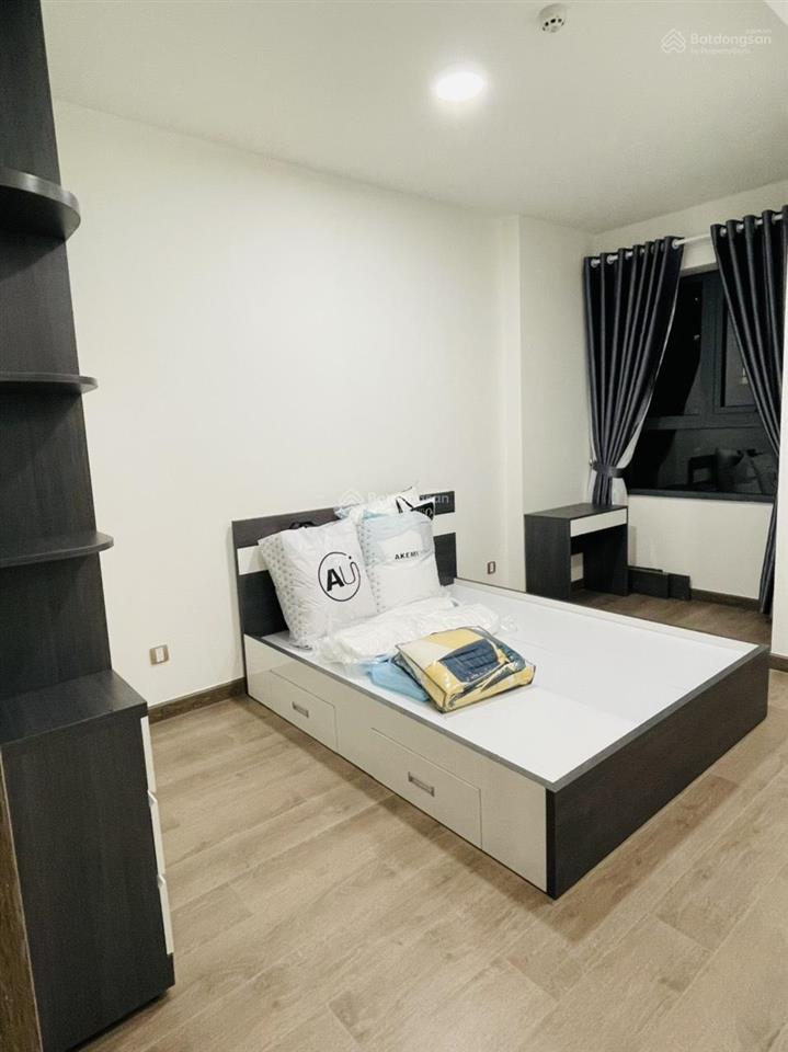 Q7 boulevard 2pn 2wc có hợp đồng mua bán, tầng trung yên tĩnh thoáng mát