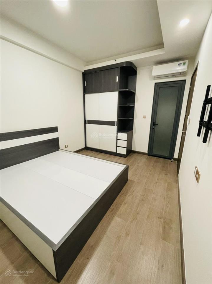 Q7 boulevard 2pn 2wc có hợp đồng mua bán, tầng trung yên tĩnh thoáng mát