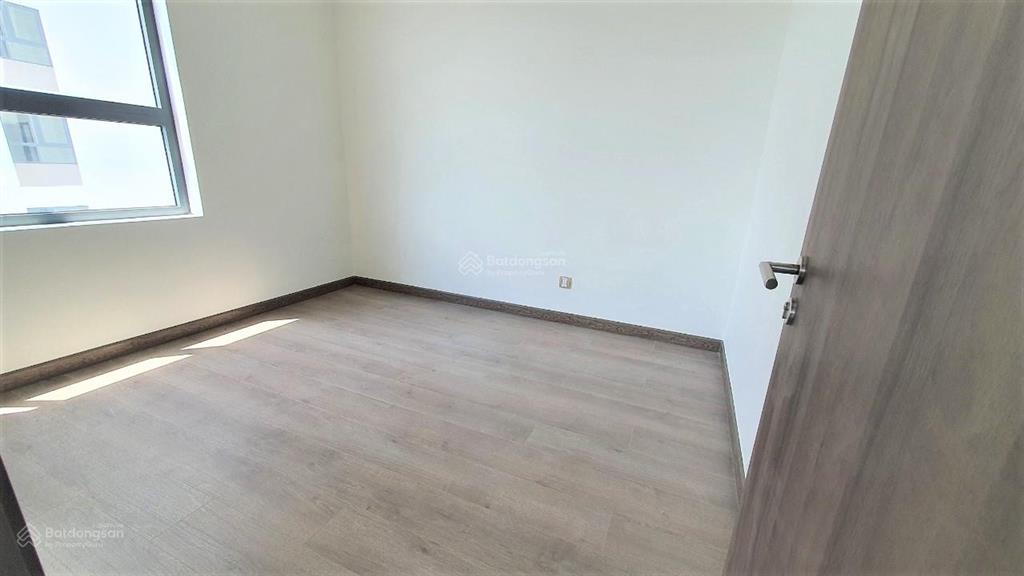 Q7 boulevard 2pn 1wc căn gốc giá 95% đã vat mới tầng trung view đẹp vị trí tốt