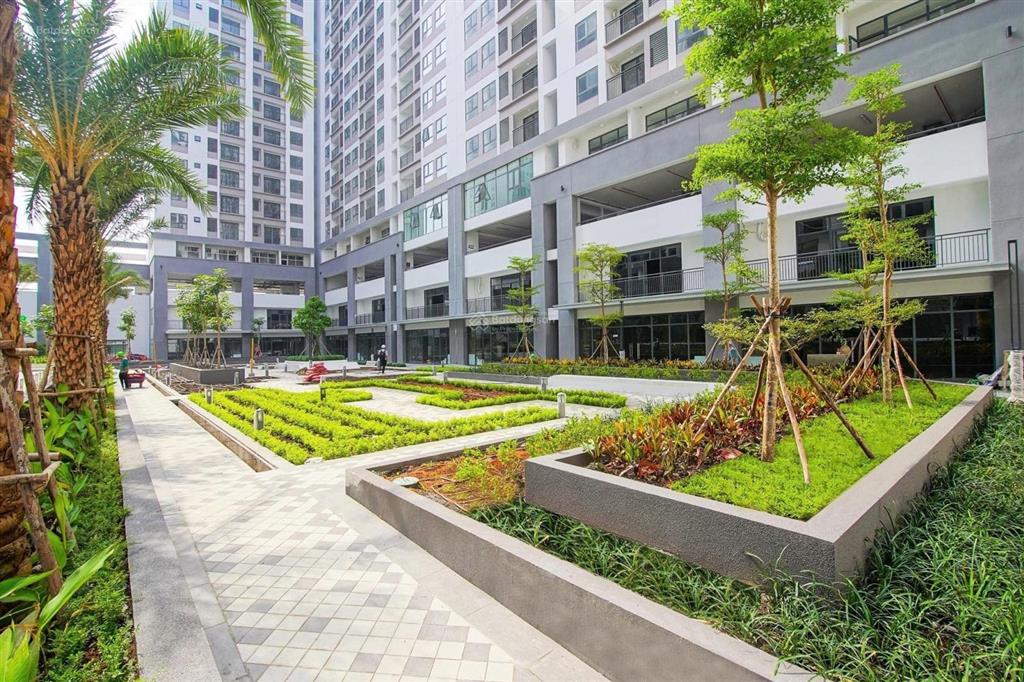Q7 boulevard 2pn 1wc căn gốc giá 95% đã vat mới tầng trung view đẹp vị trí tốt