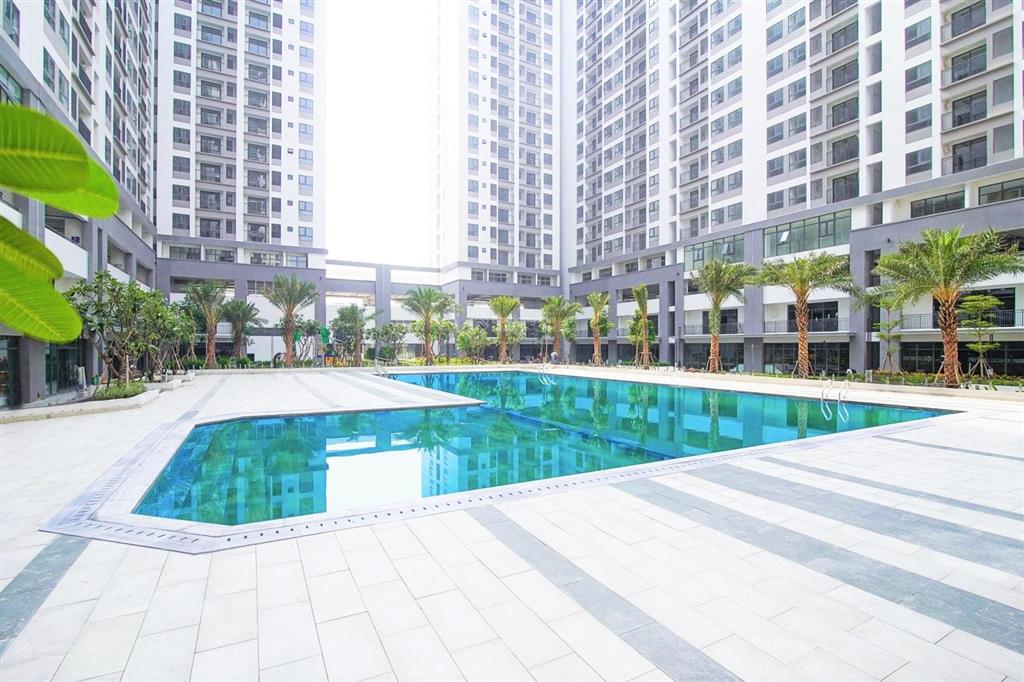 Q7 boulevard 2pn 1wc căn gốc giá 95% đã vat mới tầng trung view đẹp vị trí tốt