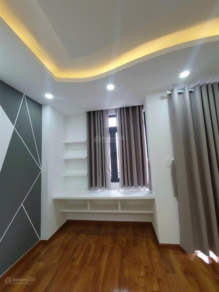 Nhà mt kd  đường nguyễn văn công gv  dt 80m2  5 tầng  9pn  dt 600tr/ năm shr giá 15,6 tỷ tl