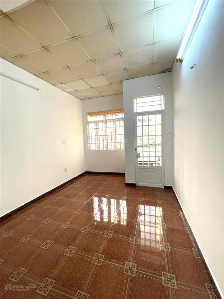 Bán ngay lottemart và cityland gv  dt 84m2  2 tầng 4pn 4 wc  hxh thông  shr  giá 8,5 tỷ tl